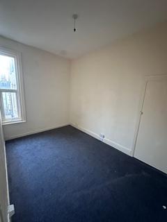 2 bedroom flat to rent, Dickson Road, Blackpool FY1