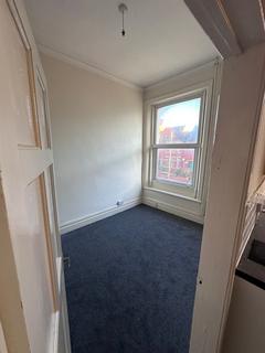 2 bedroom flat to rent, Dickson Road, Blackpool FY1