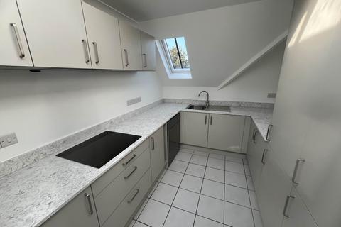 3 bedroom flat to rent, Lansdowne Road, Bournemouth BH1