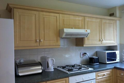2 bedroom flat to rent, New Johns Place, South Side, Edinburgh, EH8