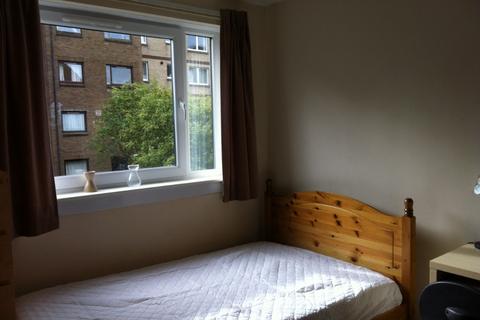 2 bedroom flat to rent, New Johns Place, South Side, Edinburgh, EH8