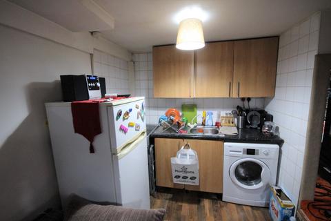 1 bedroom flat to rent, Luxor Street, Leeds, West Yorkshire, LS8