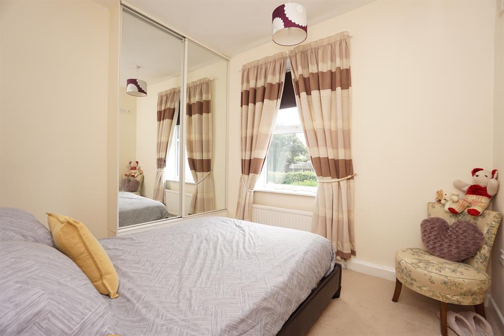 Meadowhead Avenue, Meadowhead, Sheffield, S8 7RU 3 bed semidetached