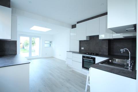 4 bedroom semi-detached house to rent - Stanley Road, Bromley , Bromley