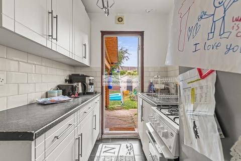 undefined, Hill Rise, Greenford