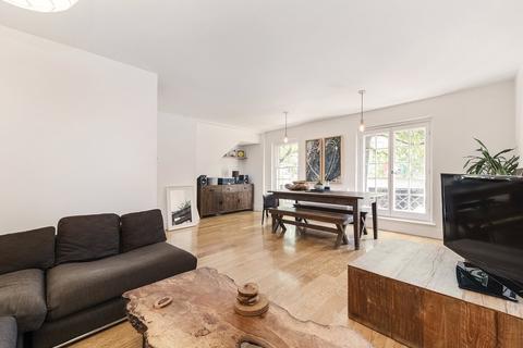 2 bedroom apartment to rent, Shorts Gardens, Covent Garden, WC2H