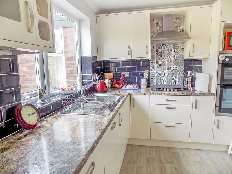 Priory Oak, Brackla, Bridgend. CF31 2HZ 3 bed detached house £254,950