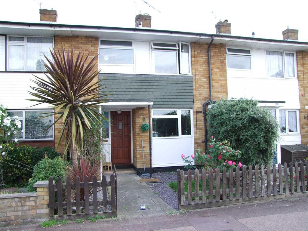 Shoebury Avenue, Shoeburyness 3 bed terraced house £995 pcm (£230 pw)