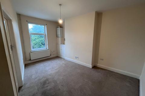 3 bedroom flat to rent, 1B Dillwyn Road Sketty Swansea