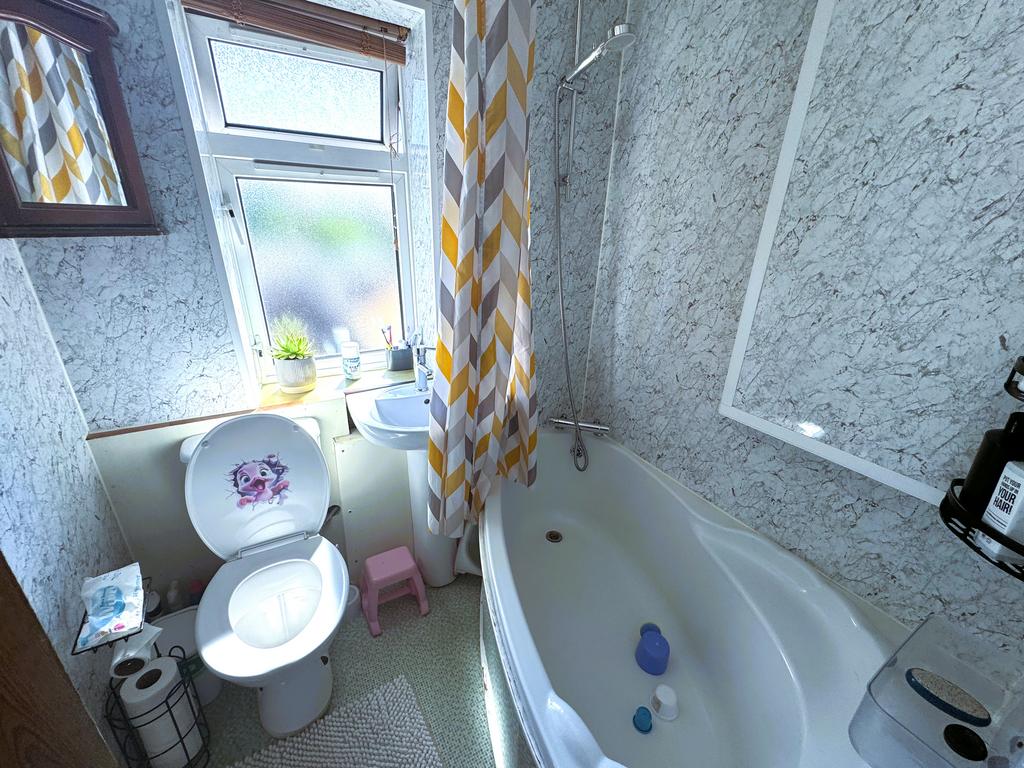 House in Dagenham - View 4