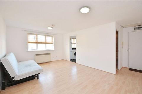 Studio to rent, Telegraph Place, Isle of Dogs, London, E14