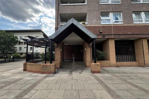 2 bedroom apartment to rent, Bow-Sprit Point, Westferry Road, London E14