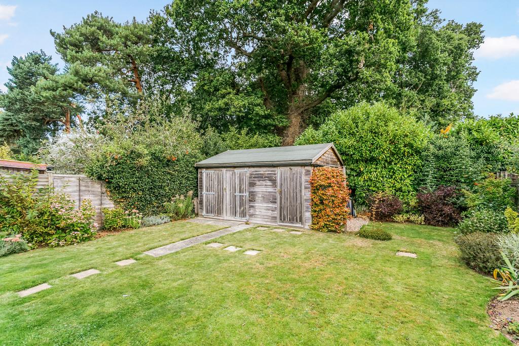 Derwent Drive, Tunbridge Wells 2 bed semidetached bungalow £435,000