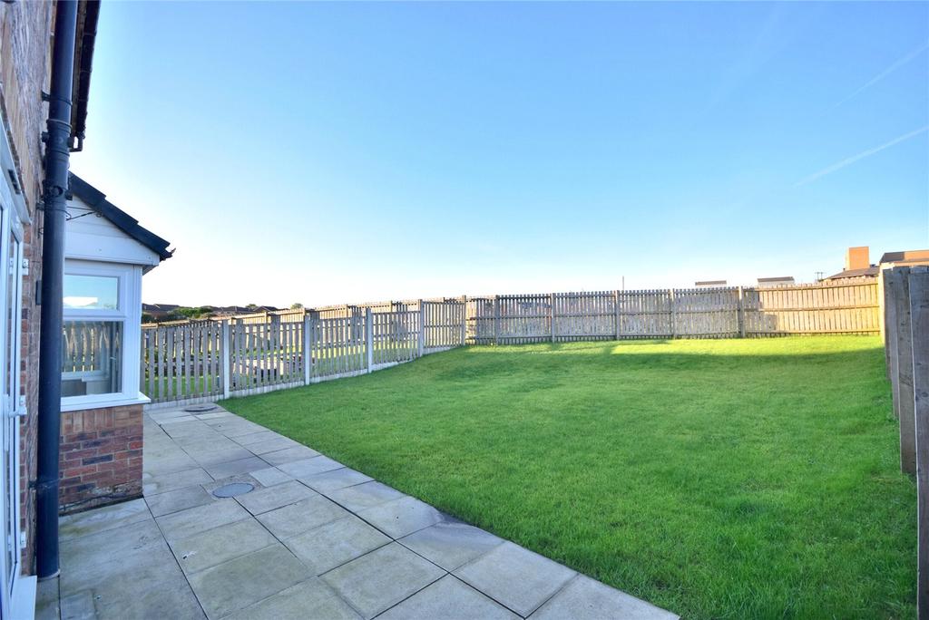 Delius Close, Blackburn, Lancashire, BB2 4 bed detached house £235,000