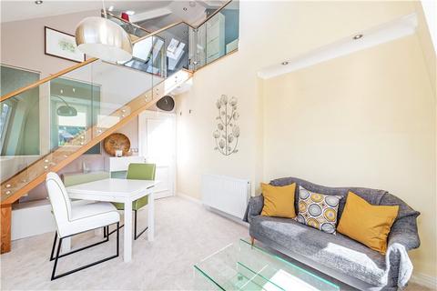 2 bedroom property to rent, Courtfield Road, South Kensington, London, SW7