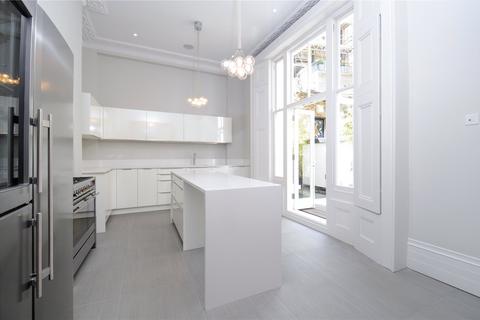3 bedroom flat to rent, Cornwall Gardens, South Kensington, London