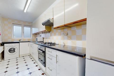 6 bedroom terraced house to rent - Corporation Street, London
