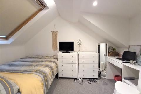 2 bedroom mews to rent - Gibbon Mews, Kingston Upon Thames