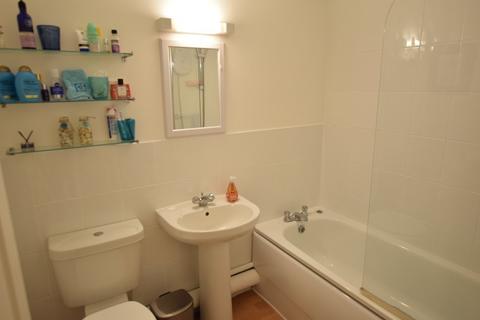 Studio to rent, Poole Road, Bournemouth