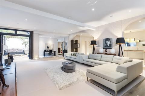 4 bedroom apartment to rent, Roland Gardens, South Kensington, London, SW7