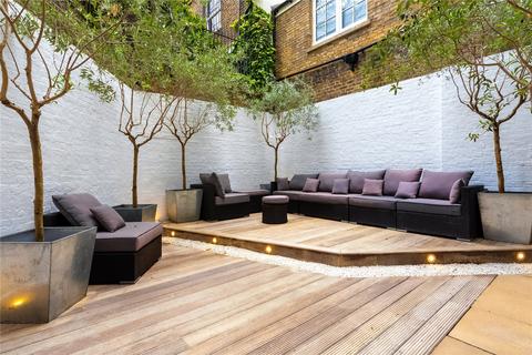 4 bedroom apartment to rent, Roland Gardens, South Kensington, London, SW7