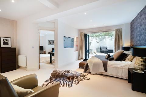 4 bedroom apartment to rent, Roland Gardens, South Kensington, London, SW7