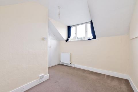 2 bedroom flat to rent, Broad Street, Chesham