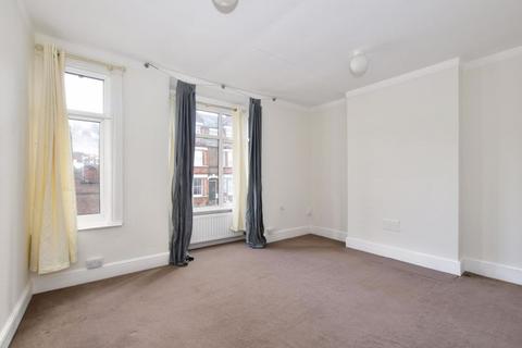 2 bedroom flat to rent, Broad Street, Chesham