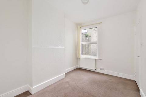 2 bedroom flat to rent, Broad Street, Chesham