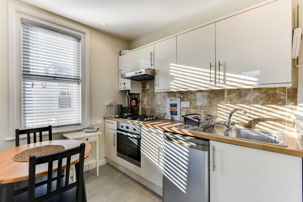 Carlisle Road, Hove Studio £1,000 pcm (£231 pw)