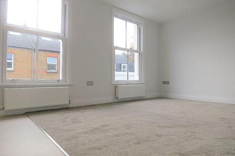 1 bedroom flat to rent, BROAD STREET, CENTRAL TEDDINGTON 7 MINS WALK STATION