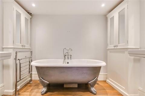 2 bedroom apartment to rent, Earls Court Square, Earls Court, London, SW5