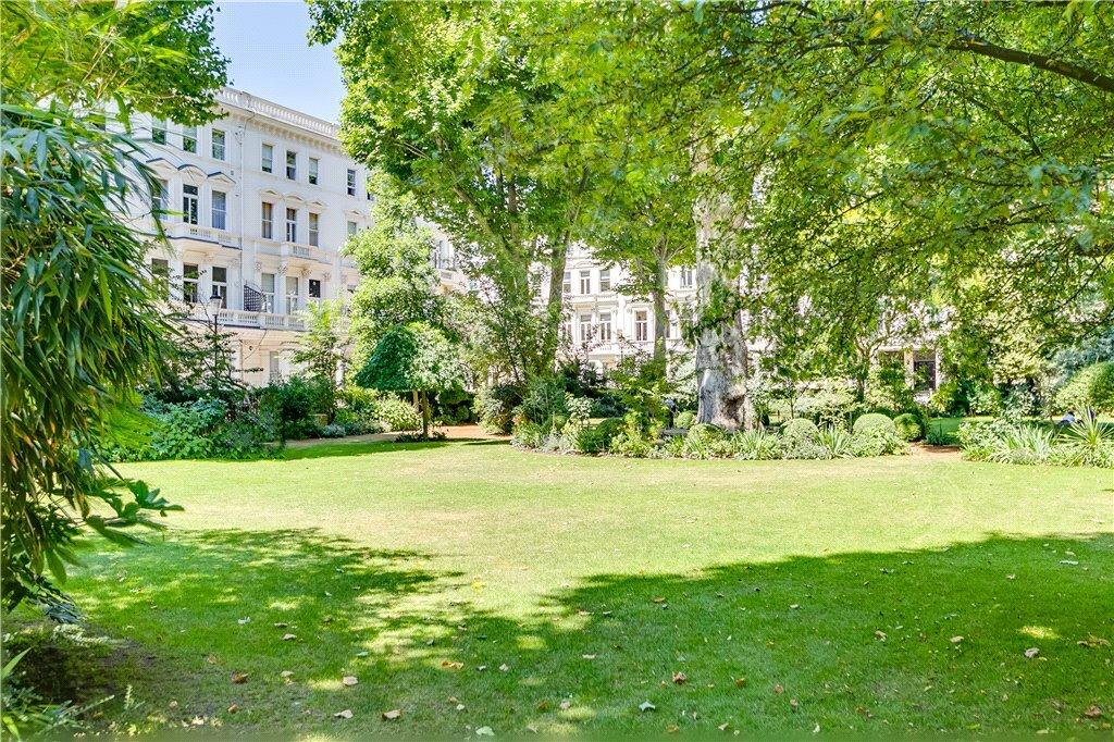 Earls Court Sq