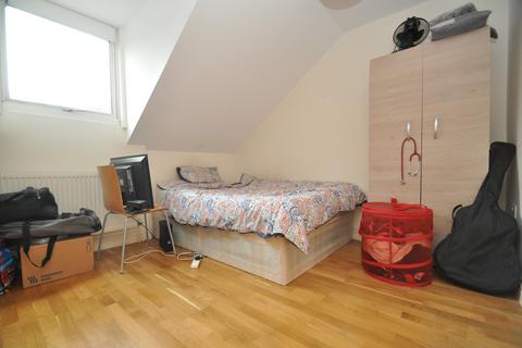 2 bedroom flat to rent, Stapleton Hall Road, Finsbury Park