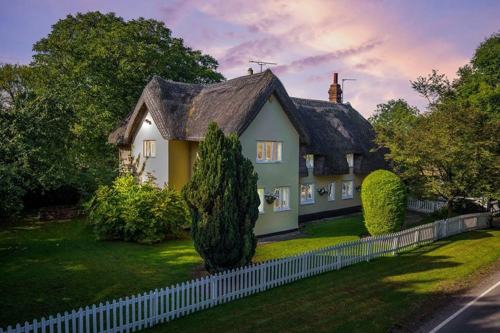 45 great places to live within an hour of London - Country Life