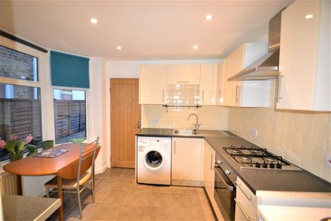 1 Bed Flats To Rent In E13 Apartments Flats To Let