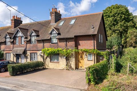 4 bedroom end of terrace house for sale, Pebble Hill Road, Betchworth