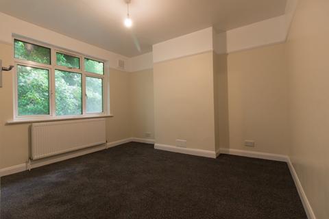 2 bedroom flat to rent, Ridgemount Close, London SE20