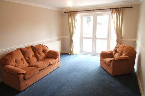 3 bedroom terraced house to rent, Rose Gardens, Stanwell, TW19 7UH