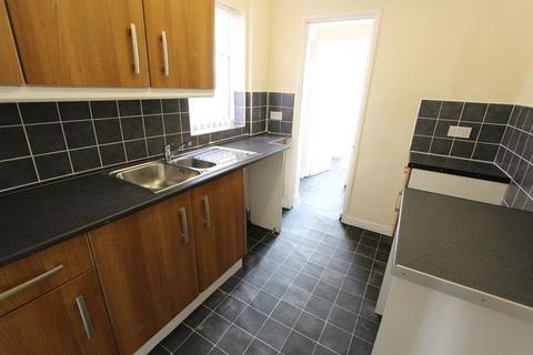 3 bedroom terraced house to rent, Moore Street, Bootle
