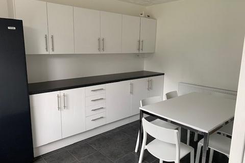 6 bedroom terraced house to rent - Sir Henry Parkes Road, Coventry Available Sept 24