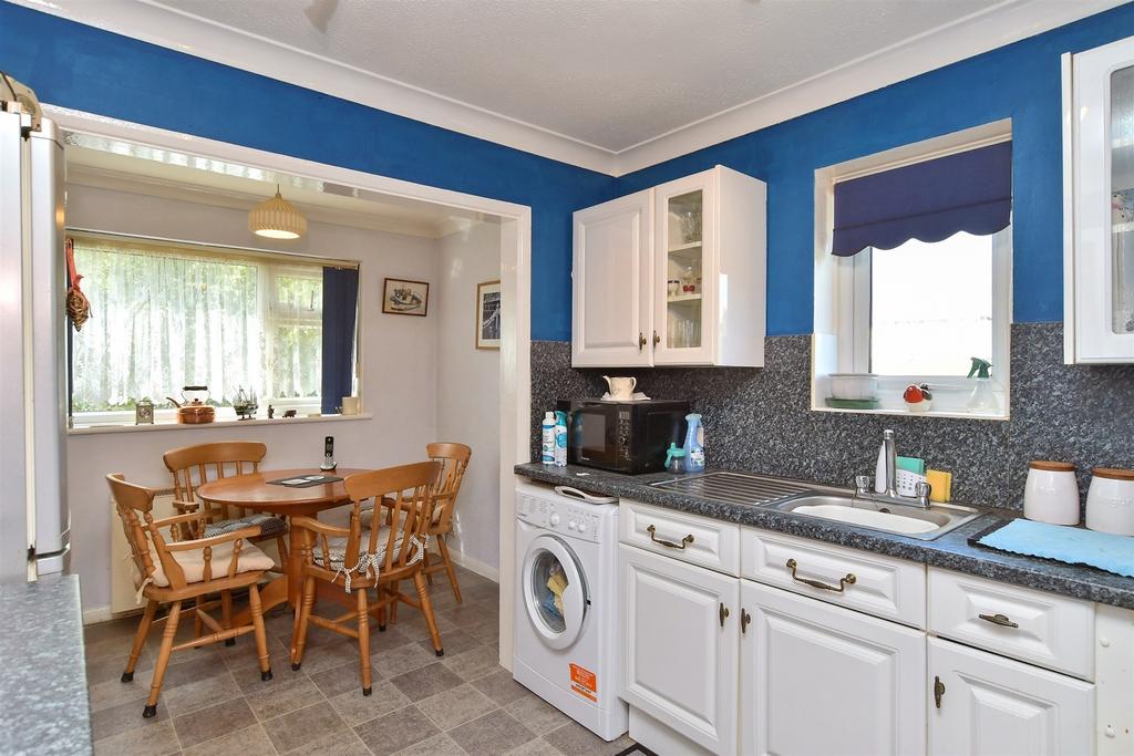 Kitchen/ Dining Room