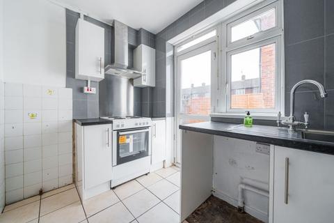 2 bedroom flat to rent, Edington Road, Abbey Wood