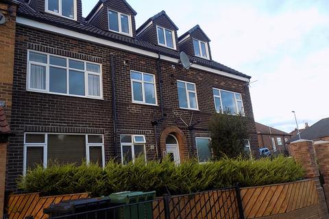 2 bedroom apartment to rent - High Moor Crescent, Leeds, West Yorkshire, LS17