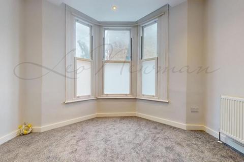 1 bedroom flat to rent, Kenwyn Road, Clapham, SW4