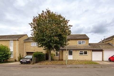 4 bedroom semi-detached house to rent, Pensclose, Witney, Oxfordshire, OX28