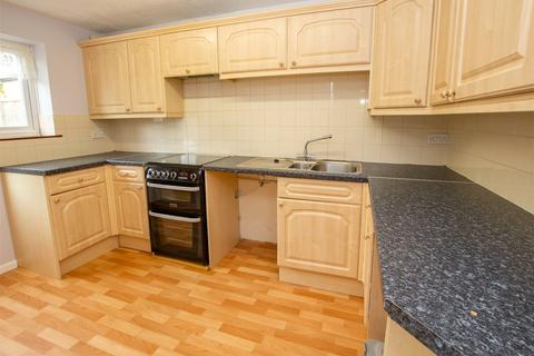 4 bedroom semi-detached house to rent, Pensclose, Witney, Oxfordshire, OX28