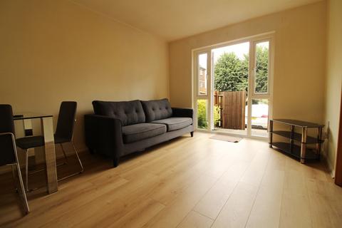 1 bedroom apartment to rent, Troon Court, Muirfield Close, Reading, RG1