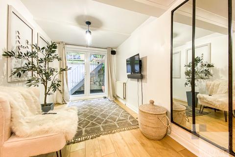 1 bedroom flat to rent, Caledonian Road, Islington, London, N1