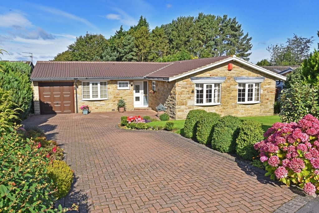 Walton Park, Pannal, Harrogate 4 bed detached bungalow £450,000